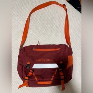 Patagonia messenger bag- excellent used condition
